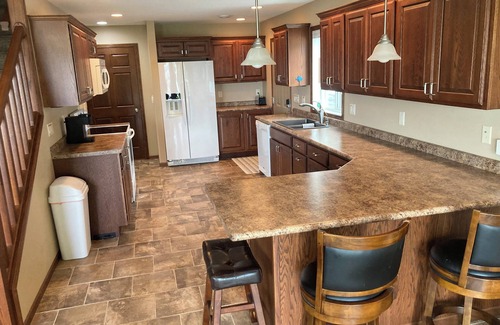 Ventura Cabin | Lakeside Retreat