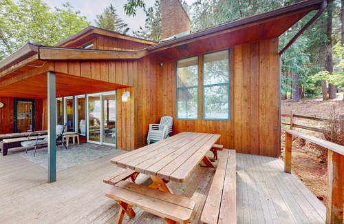 Clarksville House | Lakeside retreat with a dock, firepit, grill, board games, jetted tub, and W/D