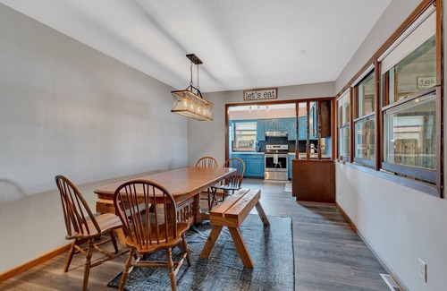 Willmar House | Lakeside retreat with indoor pool, hot tub and sauna