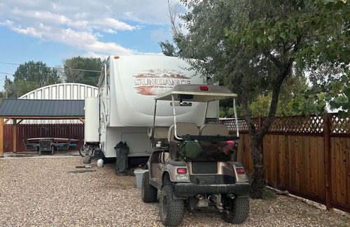 Delta RV Rental | Lakeside RV or full RV hookups – Private Beach Access – Long-Term Welcome