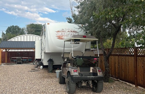 Delta RV Rental | Lakeside RV or RV hookups – Private Beach Access – Long-Term Welcome