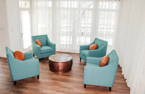 Tri-Cities House | Lakeside Spacious 5 Bedroom House!