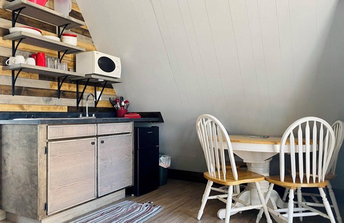 Branson Cabin | Lakeside Studio A-Frame Cabin | Calm Waters Resort | Boat Slips & Rentals | FREE Kayaks & Paddleboards | Guided Fishing & Lake Tours!