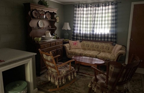 Ashland House | Lakeside Suite with full Kitchen