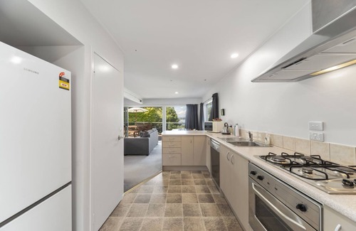 Taupo Cottage | Lakeside Terrace – Taupo Holiday Home