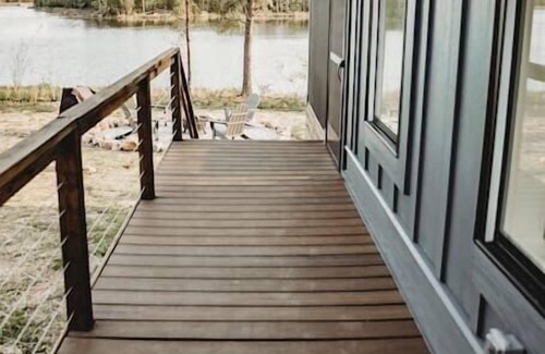 Tracy City Apartment | Lakeside Tiny Home in The Retreat by Water's Edge