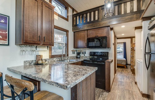 Tracy City House | Lakeside Tiny House on the lake, in the mountains