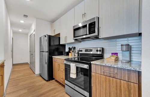 Clemson Apartment | Lakeside Vibes | Walk to Dining + 5 Min to CU!