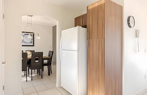 Indian Wells House | Lakeside View Pool Home, close to Disney, Malls