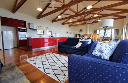 Miena House | Lakeside Views