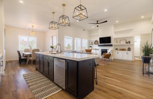 Hurricane House | Lakeside Villa at Sand Hollow Resort