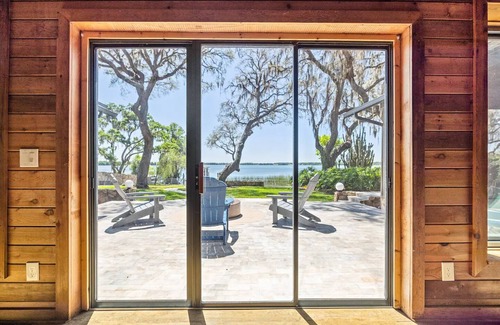 Thonotosassa House | Lakeside Villa