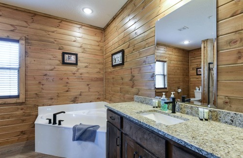 Branson Cedars House | Laketime Lodge - Premium Cabin | 2 Bed, 2 Bath