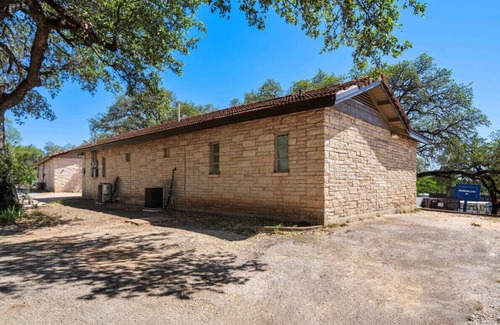 Volente Cabin | LakeTravis Bungalow 1