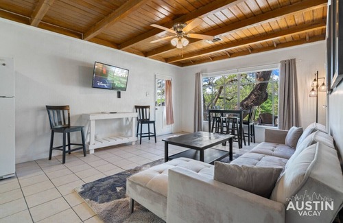 Volente Cabin | LakeTravis Bungalow7