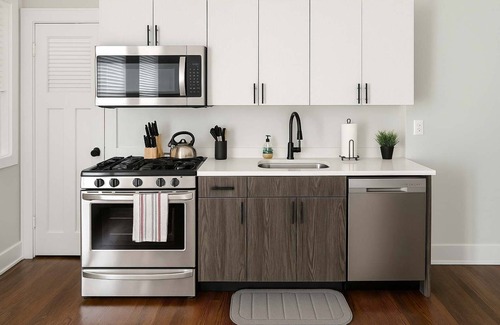 Lakeview Apartment | Lakeview 2BR Apartment