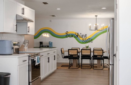 Fruitland Park Apartment | Lakeview 3BR Retreat/Pool, Game Room & Fireplace