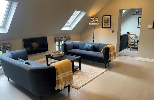 Carsington House | Lakeview Barn, sleeps 5-7 Guests new inside