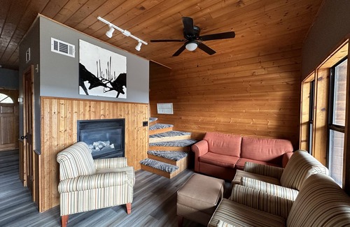 Canyon Lake Resort | Lakeview Cabin A