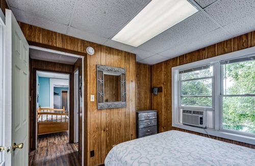 Allons Cabin | Lakeview Cabin at Marina on Dale Hollow Lake near Standing Stone State Park