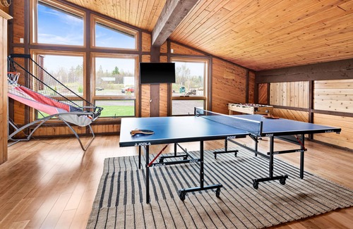 Castle Danger Ski Chalet | Lakeview chalet by Gooseberry Falls with sauna