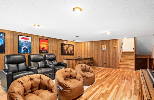 Castle Danger Ski Chalet | Lakeview chalet by Gooseberry Falls with sauna
