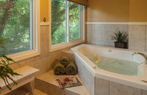 Eureka Springs Cottage | Lakeview Cottage - quiet yet close to downtown