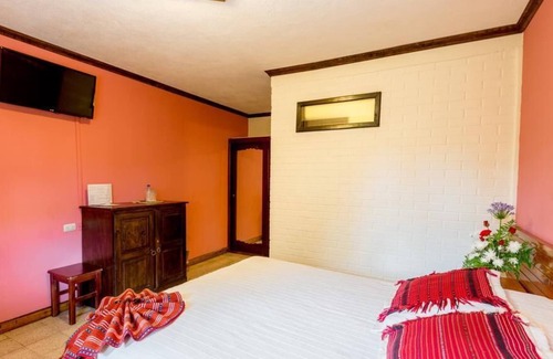 Panajachel House | Lakeview, eco-lake pool, kayaks, hammocks, standard room - JDL