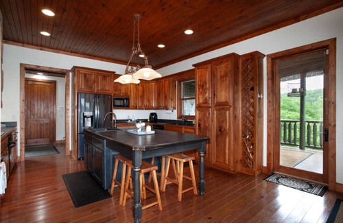 Dandridge Cabin | Lakeview Fun 6BR Cabin with Game Room for Groups and Families