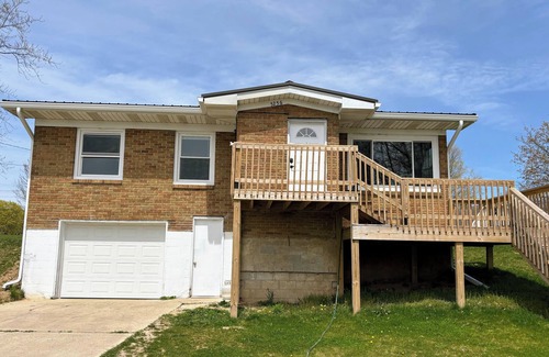 Fremont Cottage | Lakeview Getaway: Steps away from park, public beach and boat launch