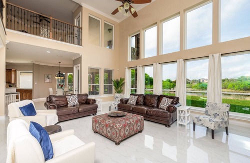 South Side House | Lakeview Haven6BRGated,15mintoBeach!6500SF,WiFi536Mbps,HotTubPool Table!3K-5QBed