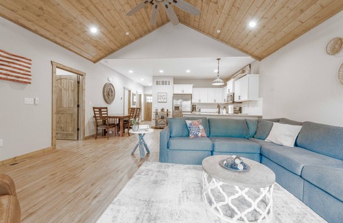 Indian Point Cabin | Lakeview Home with Private hot tub/lake access!