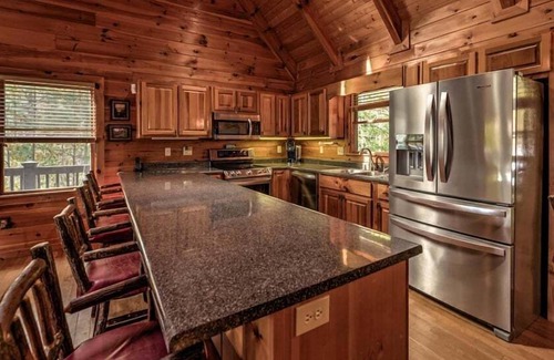 Necowa Cove Cabin | Lakeview Lodge- Pet Friendly | Mtn and Lake Views | Pool Table