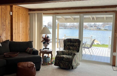 Michigan Center Cottage | Lakeview Lodge MI Center