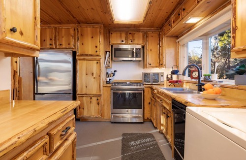 Fawnskin Cabin | Lakeview Lookout in Fawnskin at Big Bear Lake