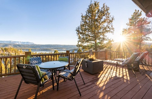Fawnskin Cabin | Lakeview Lookout in Fawnskin at Big Bear Lake