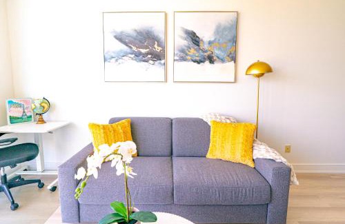 Downtown Toronto Apartment | Lakeview Luxury Suites - Excellent Location - Complementary Parking