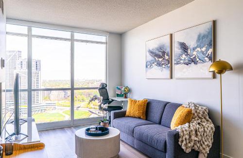 Downtown Toronto Apartment | Lakeview Luxury Suites - Excellent Location - Complementary Parking