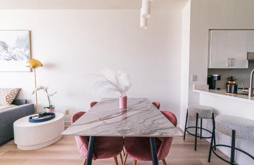 Downtown Toronto Apartment | Lakeview Luxury Suites - Excellent Location - Complementary Parking