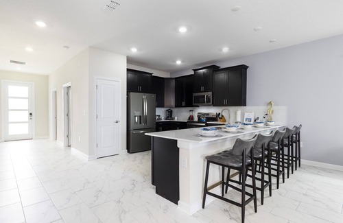 Kissimmee Villa | Lakeview Luxury Villa with Everything!