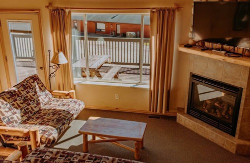 Puposky Villa | Lakeview Minnesota Getaway - Scenic Views & Prime Fishing Location
