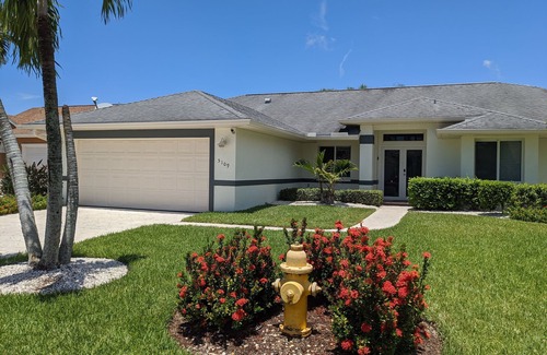 Crown Pointe House | Lakeview, Minutes from Beach & 5th Avenue!