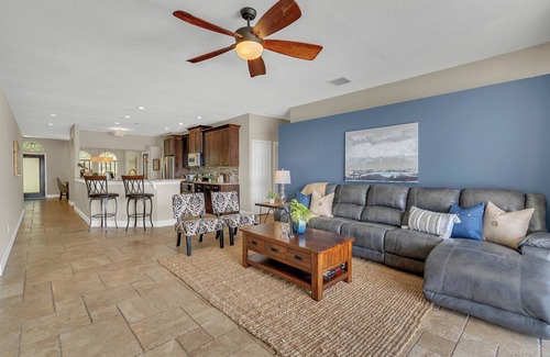 Mariner's VIllage House | Lakeview, Pool, 4 beds! 13 min to DT