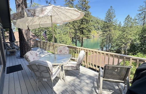 Lakehead House | Lakeview, Pool Table, Hot Tub, Marina, Sleeps 10 - Shasta Lakeshore Retreat #15