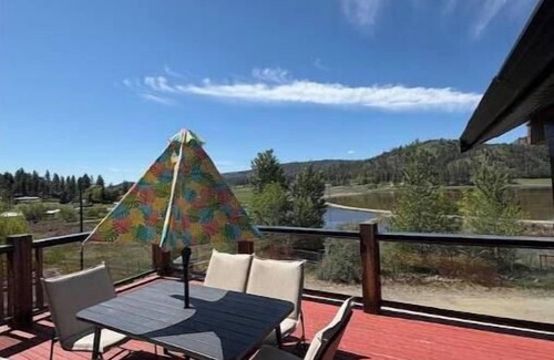 North Glenmore House | Lakeview Retreat | Wildlife & Serenity