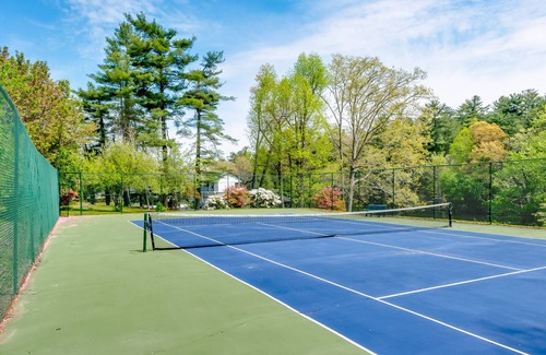 Flat Rock Condo | Lakeview studio condo with pool, fire pit, canoes & paddle boats, tennis, & WiFi