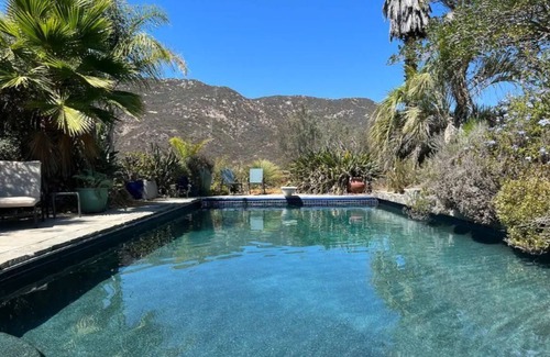 Del Dios House | Lakeview tiny house w/hillside pool