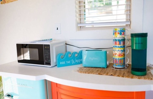 Hayesville Apartment | Lakeview Toucan Terrace Bamboo Studio