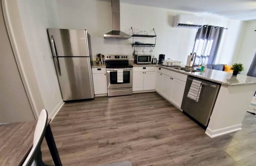 Durham Apartment | Lakewood/Lyon Park Renovated Cottage Near Duke 28A