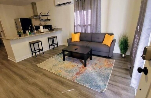 Durham Apartment | Lakewood/Lyon Park Renovated Cottage Near Duke 26B